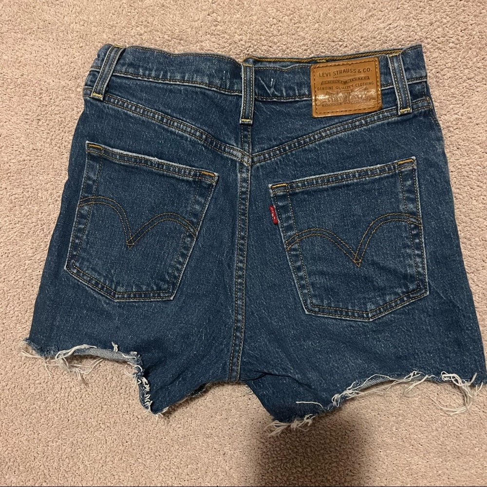 LEVI’s RIBCAGE SHORTS - Picture 4 of 4